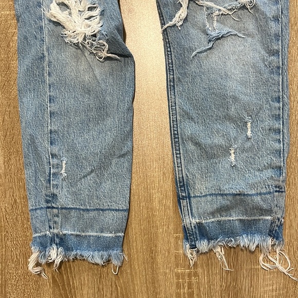 A&F High Rise Mom Jean - Picture 4 of 5